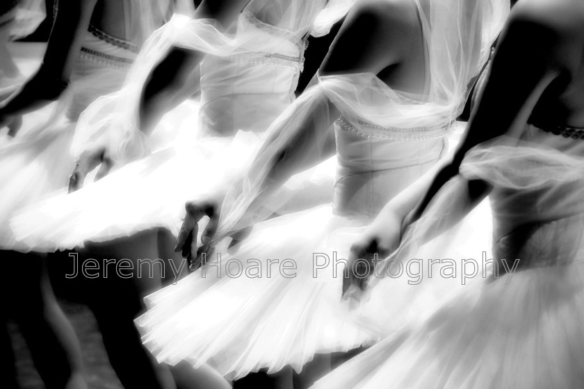 DSC8794 DxOFP AUDITION-B&W-MAGAZINE 
 Ballerinas rehearsing 
Biwako Hall, Otsu
Art & Craft