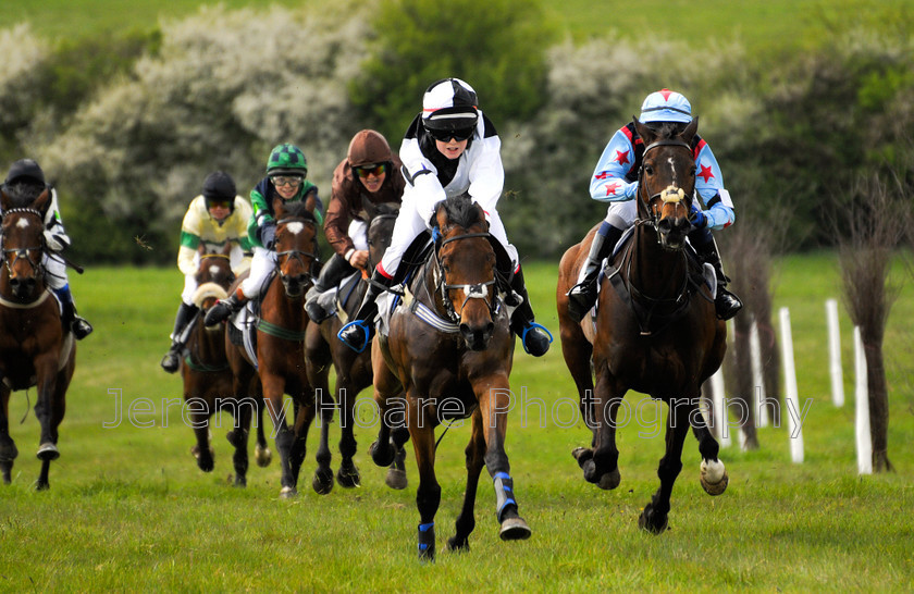 VIDEO- DSC2117-JH-P0002P 
 Enfield Chace & Cambridgeshire Hunt's point-to-point meeting at Norhtaw, Hertfordshire