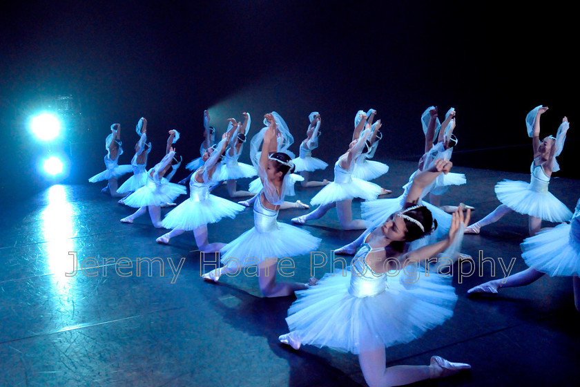 KPG-0001-0007 DSC0272 
 Mitsuko Inao Ballet School production of 'La Bayadere' at Biwako Hall, Kyoto, Japan